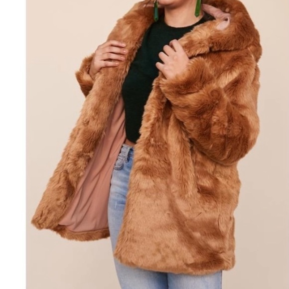 Faux Fur Coat 84 - Picture 9 of 10